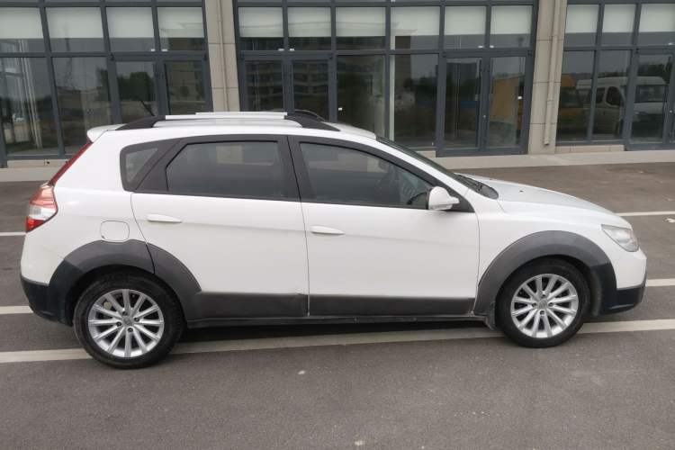 Used Dongfeng Aeolus H30 2012 CROSS 1.6L Manual Luxury Model Right Side