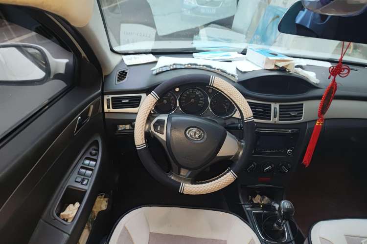 Used Dongfeng Aeolus H30 2012 CROSS 1.6L Manual Luxury Model Steering Wheel