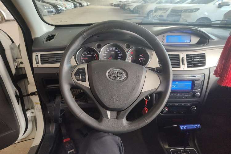 Used Dongfeng Aeolus H30 2012 CROSS 1.6L Automatic Zunyi Model Steering Wheel