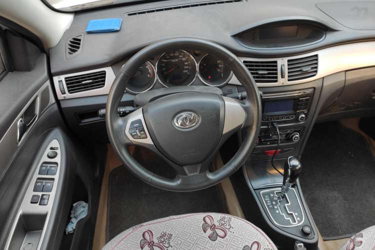 Used Dongfeng Aeolus H30 2012 CROSS 1.6L Automatic Zunyi Model Steering Wheel