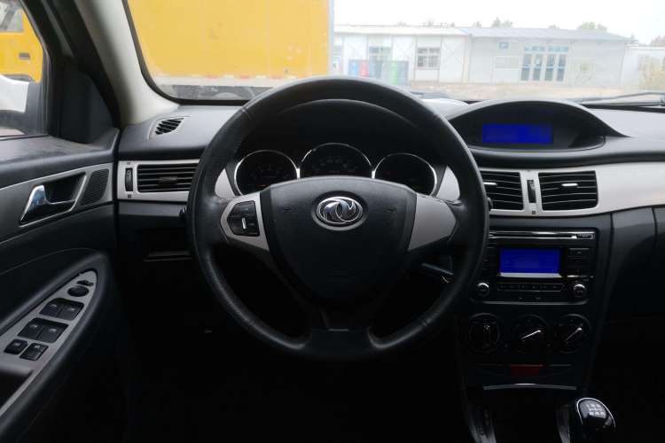 Used Dongfeng Aeolus H30 2012 CROSS 1.6L Manual Luxury Model Steering Wheel