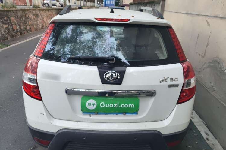 Used Dongfeng Aeolus H30 2012 CROSS 1.6L Manual Luxury Model Trunk