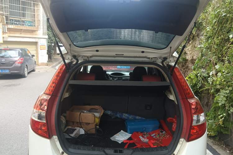 Used Dongfeng Aeolus H30 2012 CROSS 1.6L Automatic Luxury Model Trunk