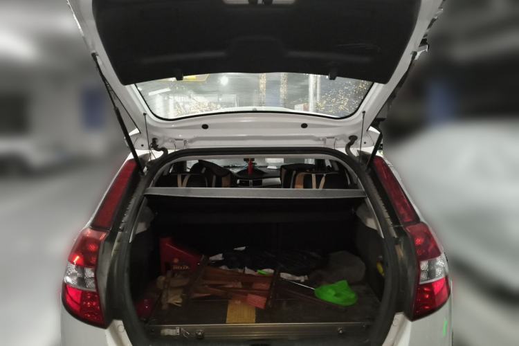 Used Dongfeng Aeolus H30 2012 CROSS 1.6L Manual Luxury Model Trunk