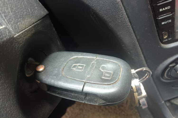Used Dongfeng Aeolus H30 2012 CROSS 1.6L Automatic Luxury Model Vehicle Key