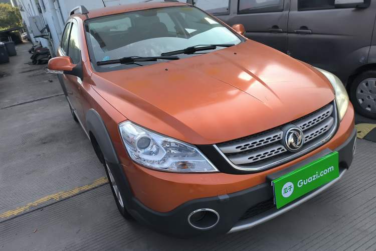 Used Dongfeng Aeolus H30 2012 CROSS 1.6L Automatic Luxury Model Front Right 45 Deg