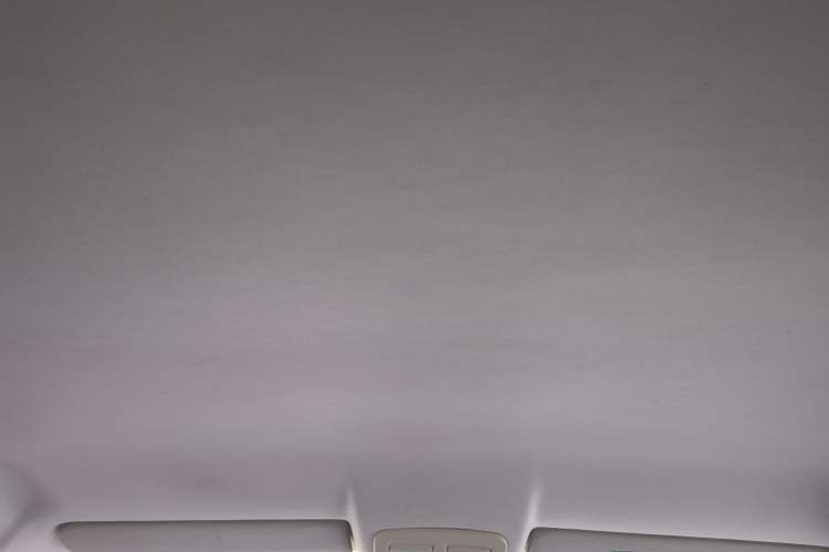 Used Dongfeng Aeolus H30 2012 CROSS 1.6L Automatic Luxury Model Headliner