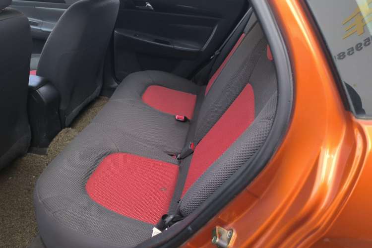 Used Dongfeng Aeolus H30 2012 CROSS 1.6L Automatic Luxury Model Left Rear Seat