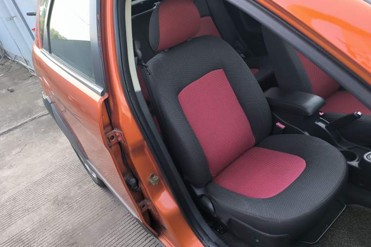 Used Dongfeng Aeolus H30 2012 CROSS 1.6L Automatic Luxury Model Right Front Seat