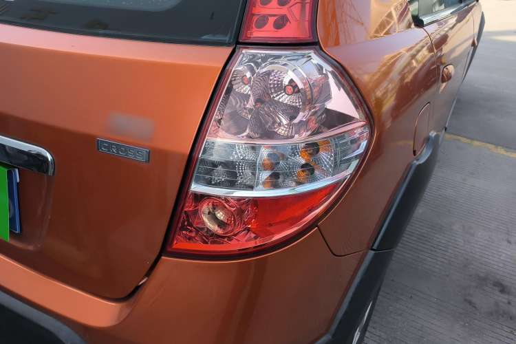 Used Dongfeng Aeolus H30 2012 CROSS 1.6L Automatic Luxury Model Right Rear Taillight