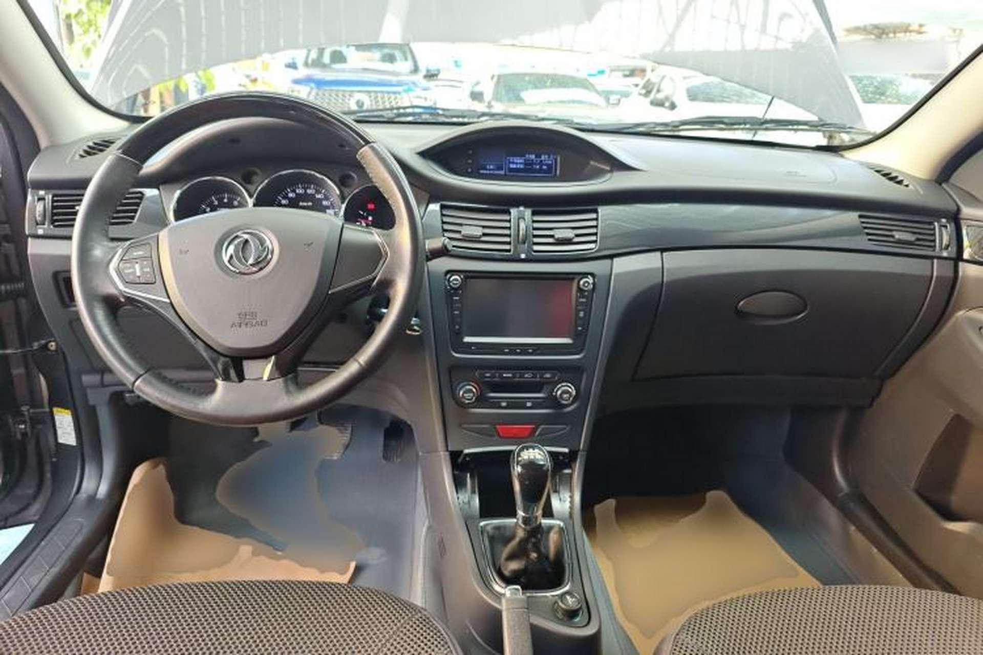 Used Dongfeng Aeolus H30 2013 CROSS 1.6L Manual Zunyi Model Center Console