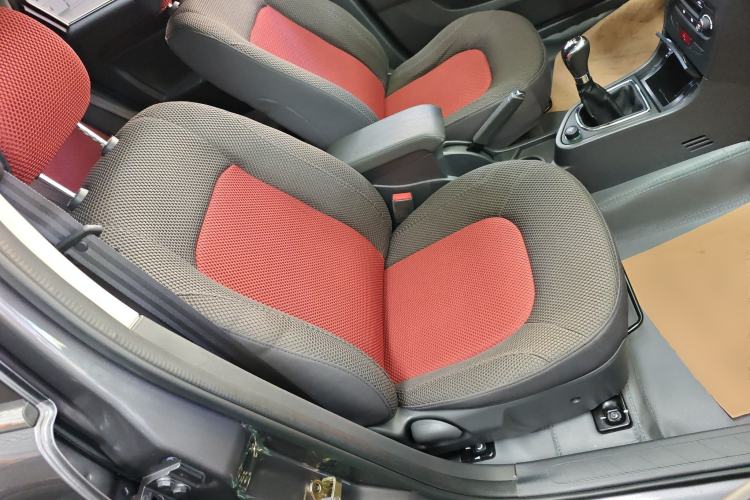 Used Dongfeng Aeolus H30 2013 CROSS 1.6L Manual Zunyi Model Right Front Seat