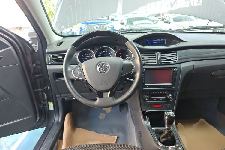 Used Dongfeng Aeolus H30 2013 CROSS 1.6L Manual Zunyi Model Steering Wheel