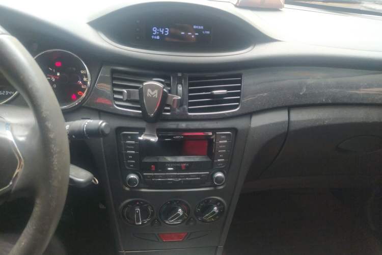 Used Dongfeng Aeolus H30 2013 CROSS 1.5L Manual Luxury Model Audio And AC Panel