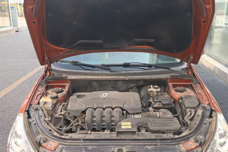 Used Dongfeng Aeolus H30 2013 CROSS 1.5L Manual Luxury Model Engine Bay