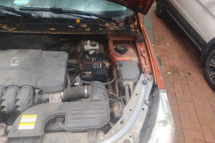 Used Dongfeng Aeolus H30 2013 CROSS 1.5L Manual Luxury Model Engine Bay Left