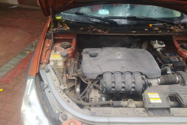 Used Dongfeng Aeolus H30 2013 CROSS 1.5L Manual Luxury Model Engine Bay Right