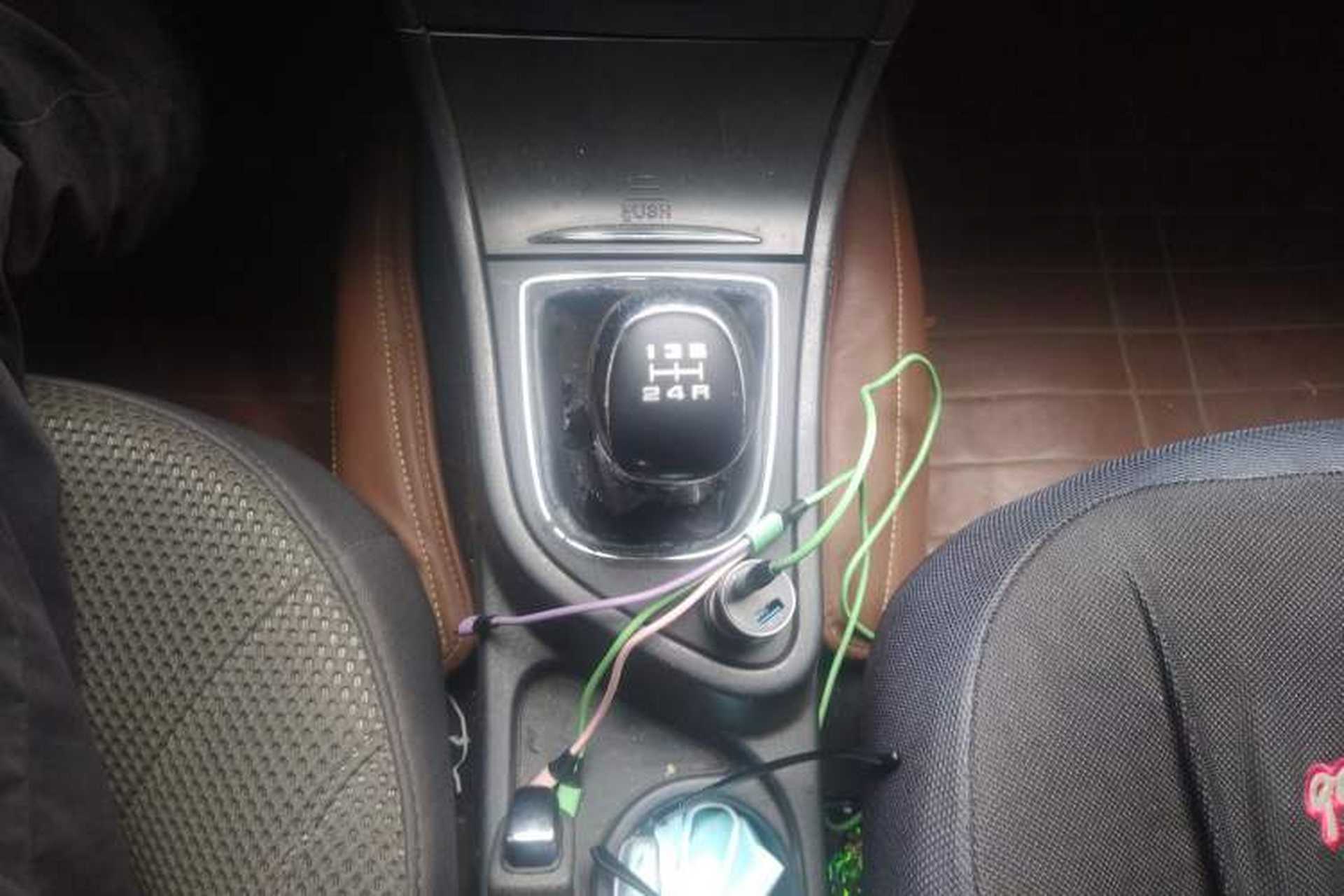 Used Dongfeng Aeolus H30 2013 CROSS 1.5L Manual Luxury Model Gear Lever