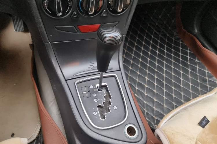 Used Dongfeng Aeolus H30 2013 CROSS 1.5L Automatic Luxury Model Gear Lever