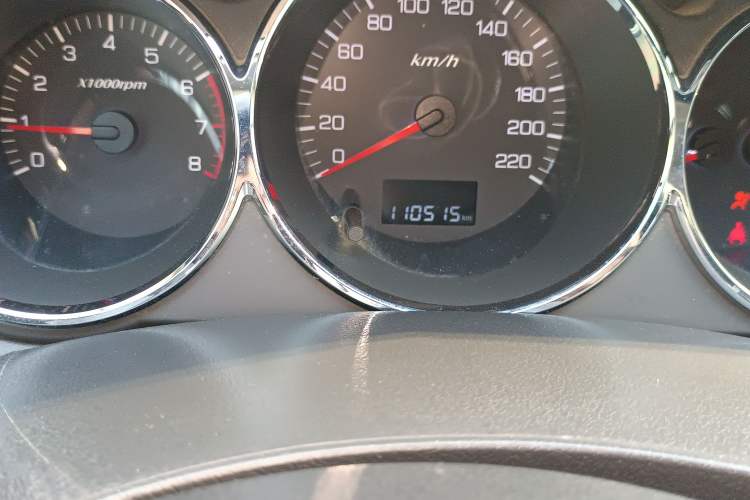 Used Dongfeng Aeolus H30 2013 CROSS 1.5L Manual Luxury Model Odometer Close Up