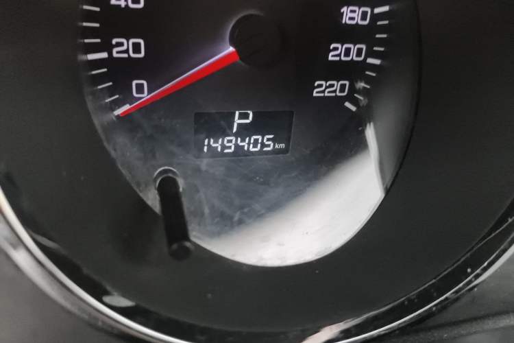 Used Dongfeng Aeolus H30 2013 CROSS 1.5L Automatic Luxury Model Odometer Close Up