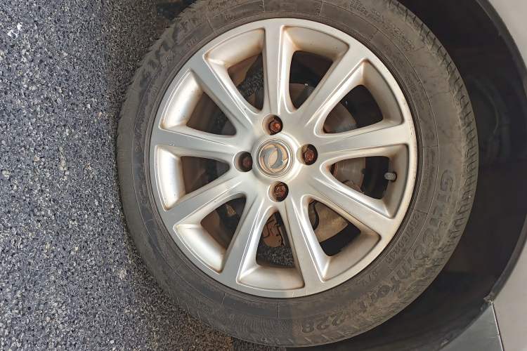 Used Dongfeng Aeolus H30 2013 CROSS 1.5L Manual Luxury Model Right Front Wheel Hub