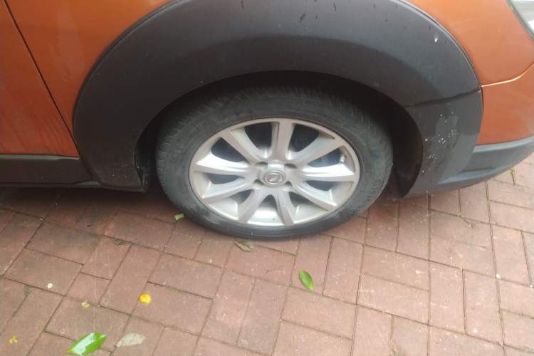 Used Dongfeng Aeolus H30 2013 CROSS 1.5L Manual Luxury Model Right Front Wheel Hub