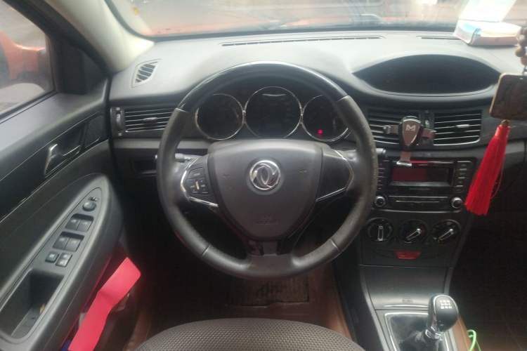 Used Dongfeng Aeolus H30 2013 CROSS 1.5L Manual Luxury Model Steering Wheel
