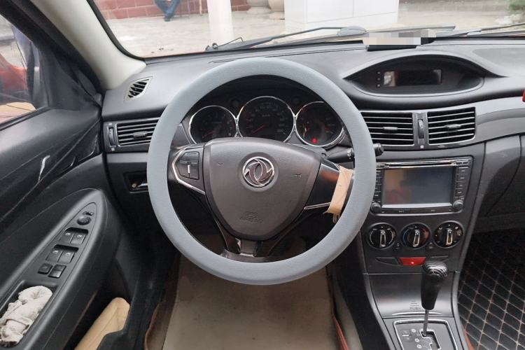 Used Dongfeng Aeolus H30 2013 CROSS 1.5L Automatic Luxury Model Steering Wheel