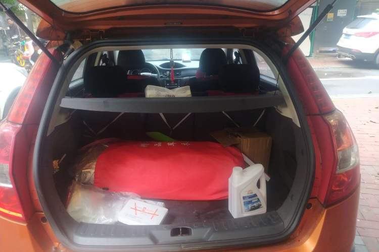 Used Dongfeng Aeolus H30 2013 CROSS 1.5L Manual Luxury Model Trunk