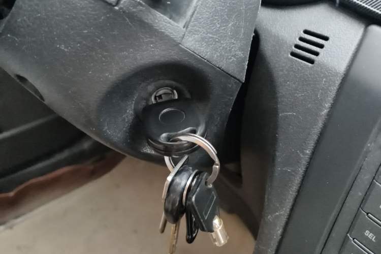 Used Dongfeng Aeolus H30 2013 CROSS 1.5L Automatic Luxury Model Vehicle Key