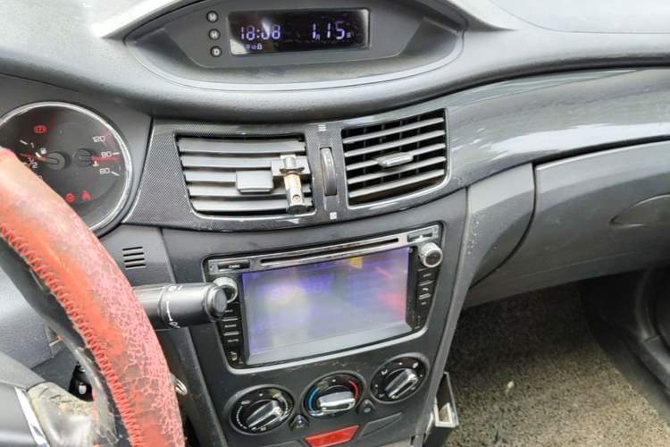 Used Dongfeng Aeolus H30 2013 CROSS 1.5L Manual Luxury Model Audio And AC Panel
