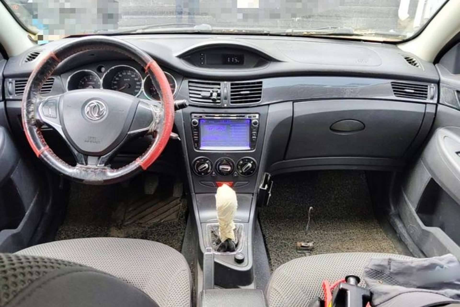 Used Dongfeng Aeolus H30 2013 CROSS 1.5L Manual Luxury Model Center Console