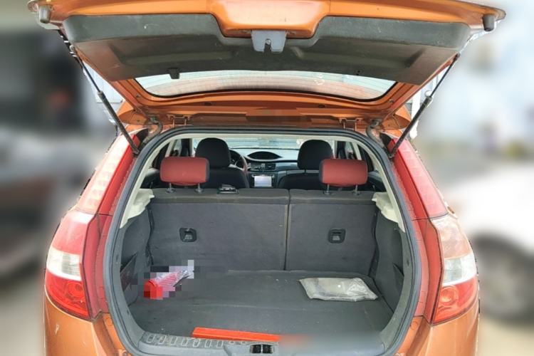 Used Dongfeng Aeolus H30 2013 CROSS 1.5L Manual Luxury Model Trunk