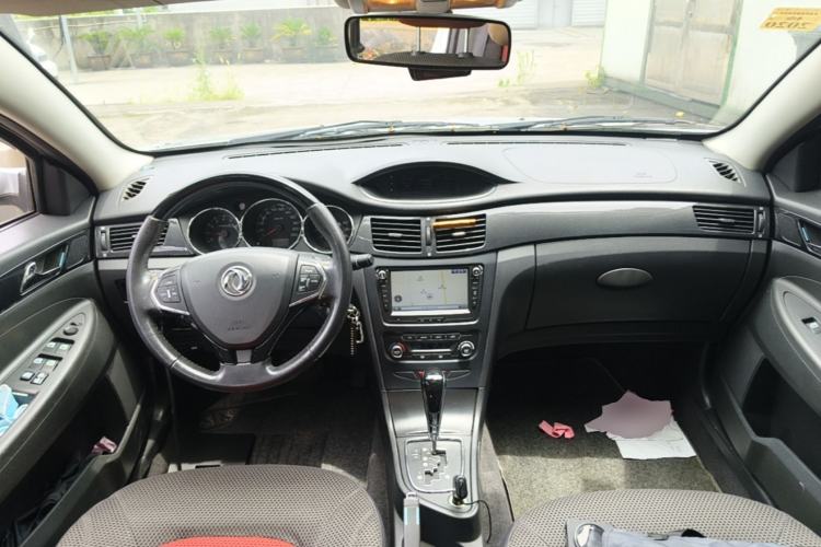 Used Dongfeng Aeolus H30 2013 CROSS 1.5L Automatic Zunyi Model Center Console