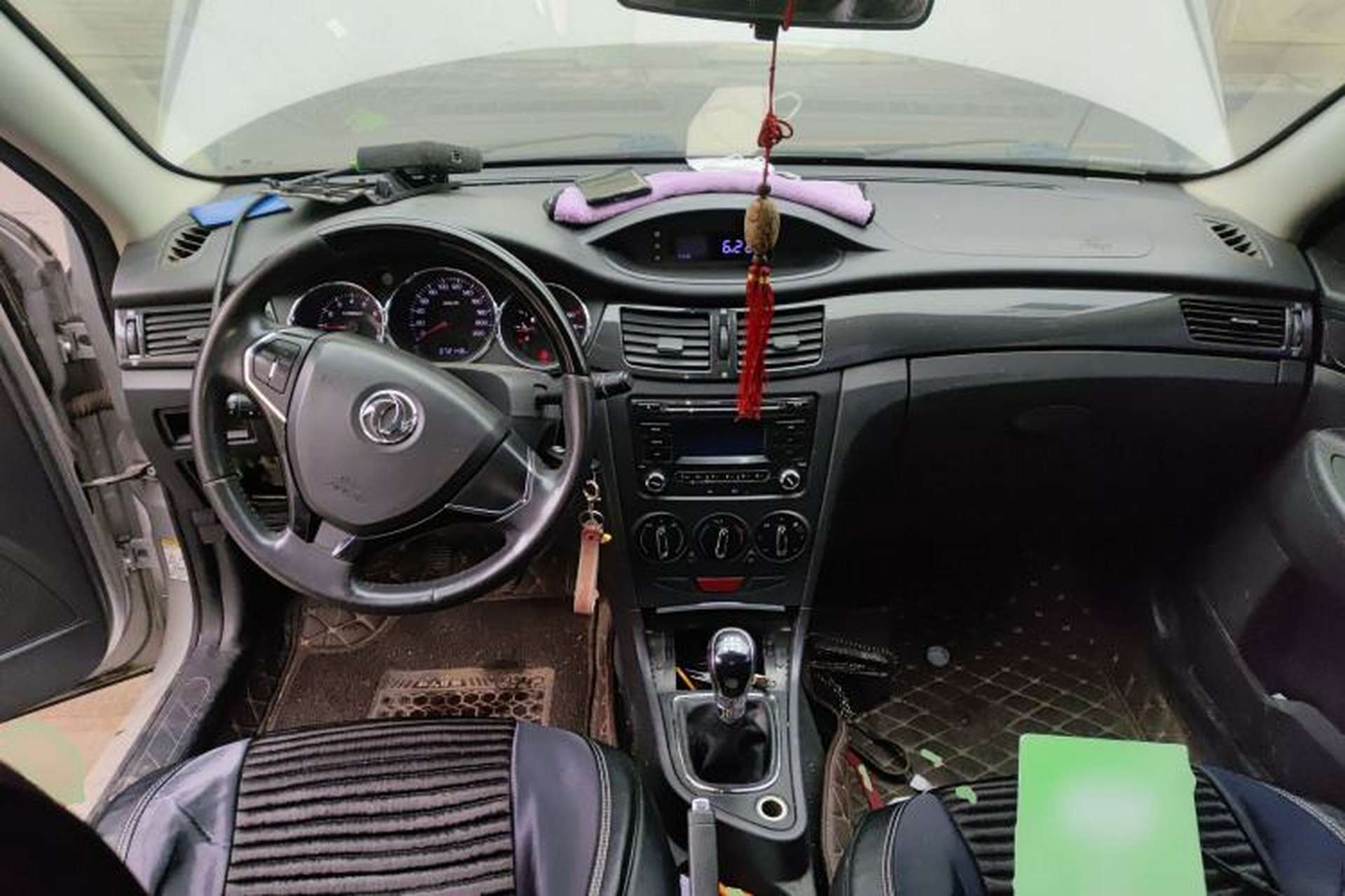 Used Dongfeng Aeolus H30 2013 CROSS 1.6L Manual Luxury Model Center Console