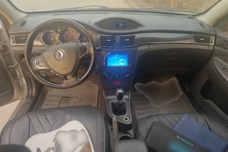 Used Dongfeng Aeolus H30 2013 CROSS 1.6L Manual Luxury Model Center Console
