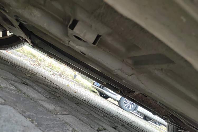 Used Dongfeng Aeolus H30 2013 CROSS 1.6L Manual Zunyi Model Chassis Front Left