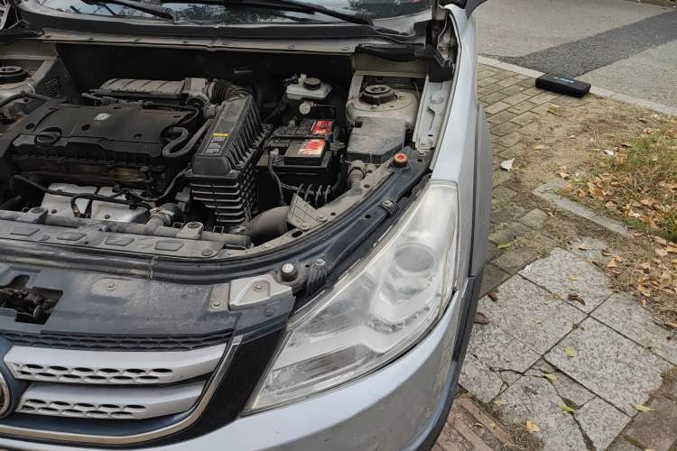 Used Dongfeng Aeolus H30 2013 CROSS 1.6L Manual Zunyi Model Engine Bay Left