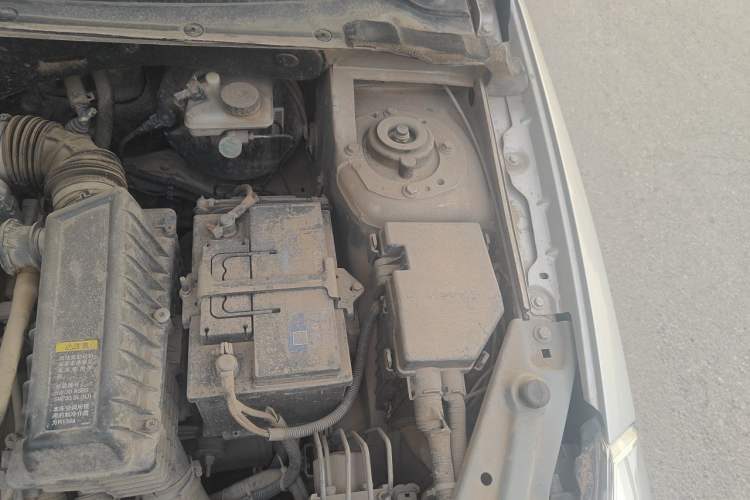 Used Dongfeng Aeolus H30 2013 CROSS 1.6L Manual Luxury Model Engine Bay Left