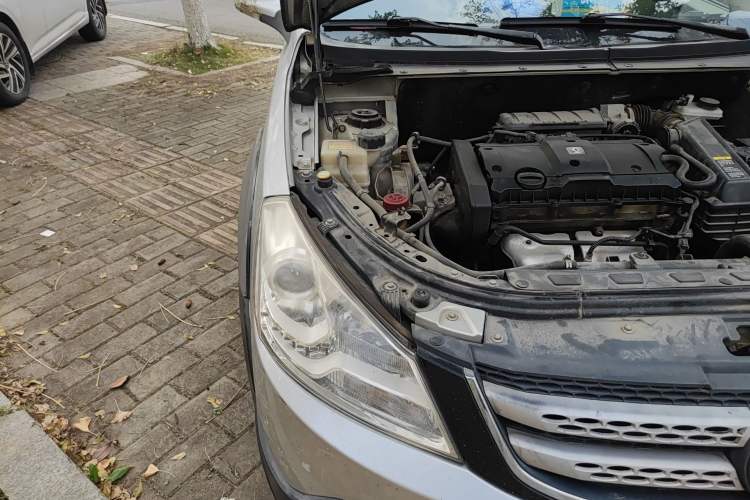 Used Dongfeng Aeolus H30 2013 CROSS 1.6L Manual Zunyi Model Engine Bay Right
