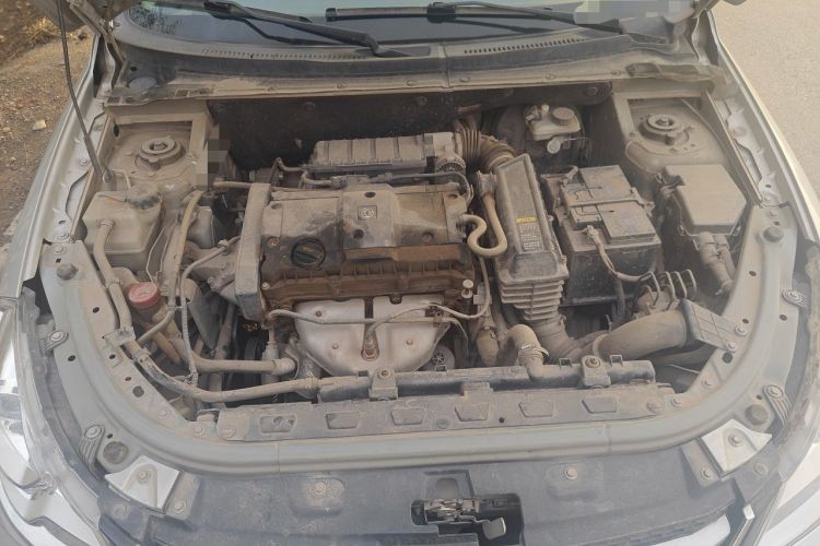 Used Dongfeng Aeolus H30 2013 CROSS 1.6L Manual Luxury Model Engine Bay