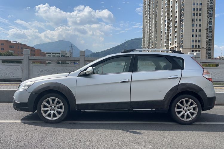 Used Dongfeng Aeolus H30 2013 CROSS 1.6L Manual Zunyi Model Exterior 2