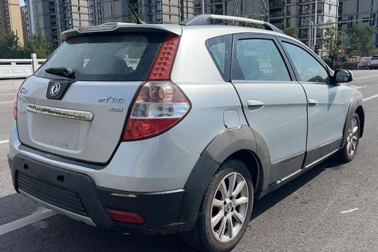 Used Dongfeng Aeolus H30 2013 CROSS 1.6L Manual Zunyi Model Exterior 6