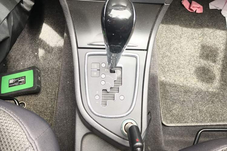 Used Dongfeng Aeolus H30 2013 CROSS 1.5L Automatic Zunyi Model Gear Lever