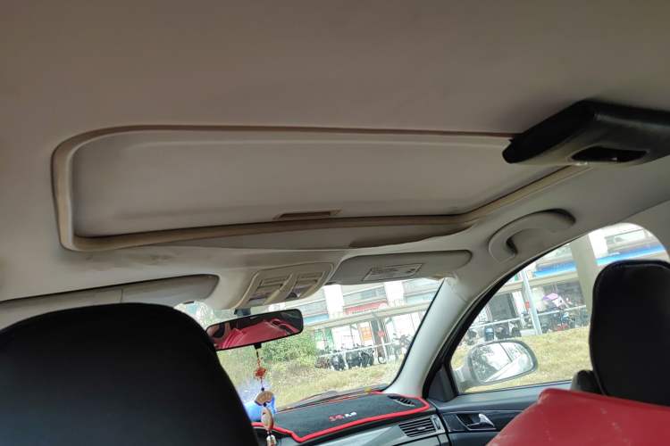 Used Dongfeng Aeolus H30 2013 CROSS 1.6L Manual Zunyi Model Headliner