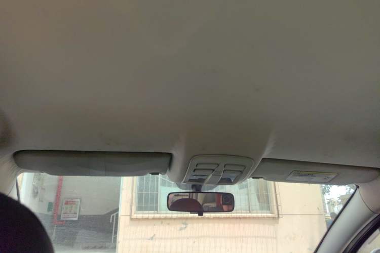 Used Dongfeng Aeolus H30 2013 CROSS 1.6L Manual Luxury Model Headliner