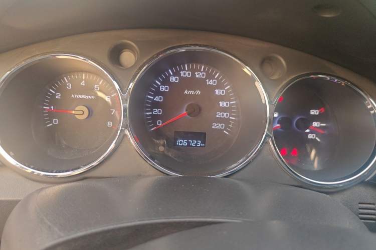 Used Dongfeng Aeolus H30 2013 CROSS 1.6L Manual Luxury Model Instrument Cluster