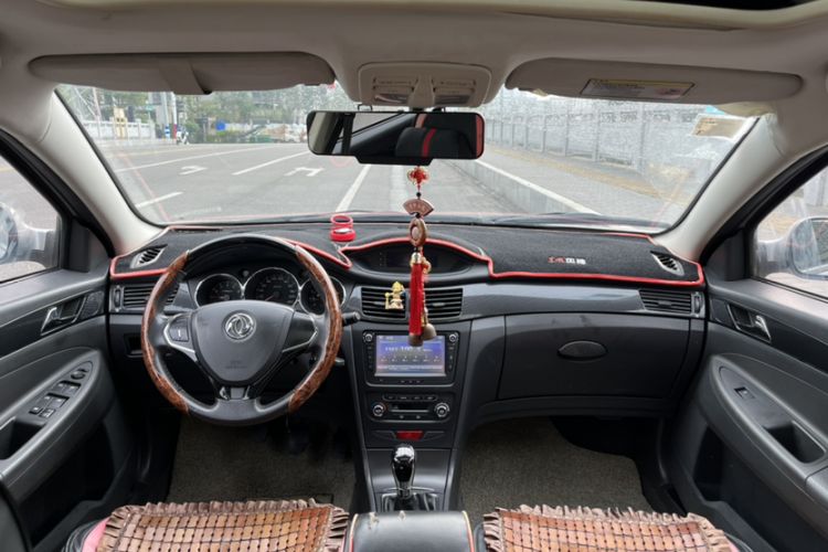 Used Dongfeng Aeolus H30 2013 CROSS 1.6L Manual Zunyi Model Interior 1