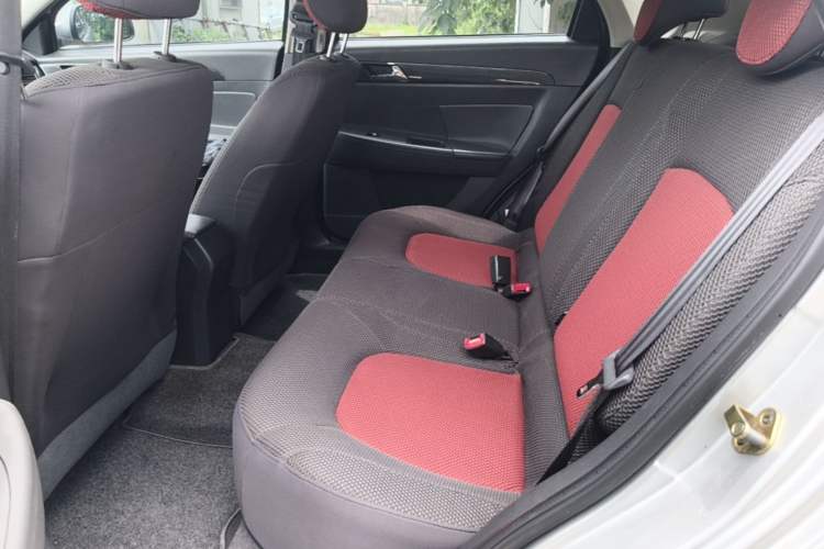 Used Dongfeng Aeolus H30 2013 CROSS 1.5L Automatic Zunyi Model Left Rear Seat